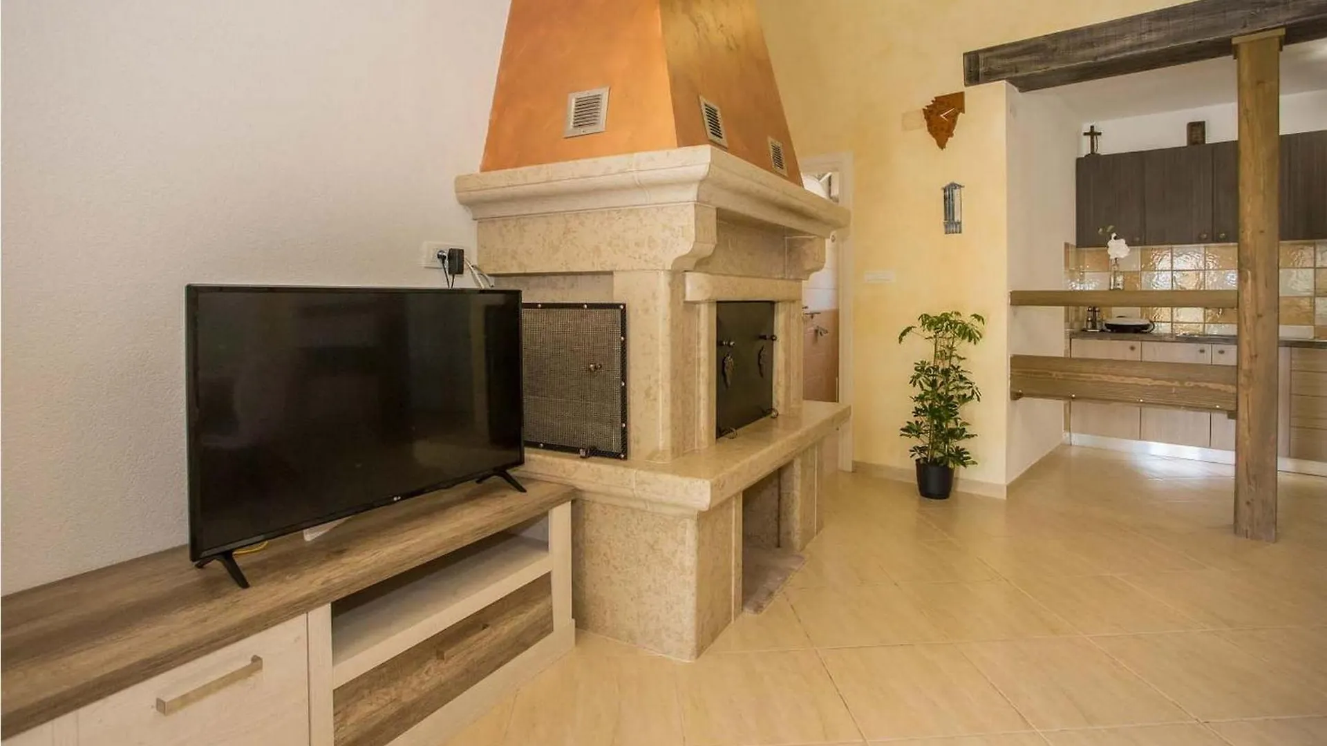 Holiday home Casa Ivana Karojba