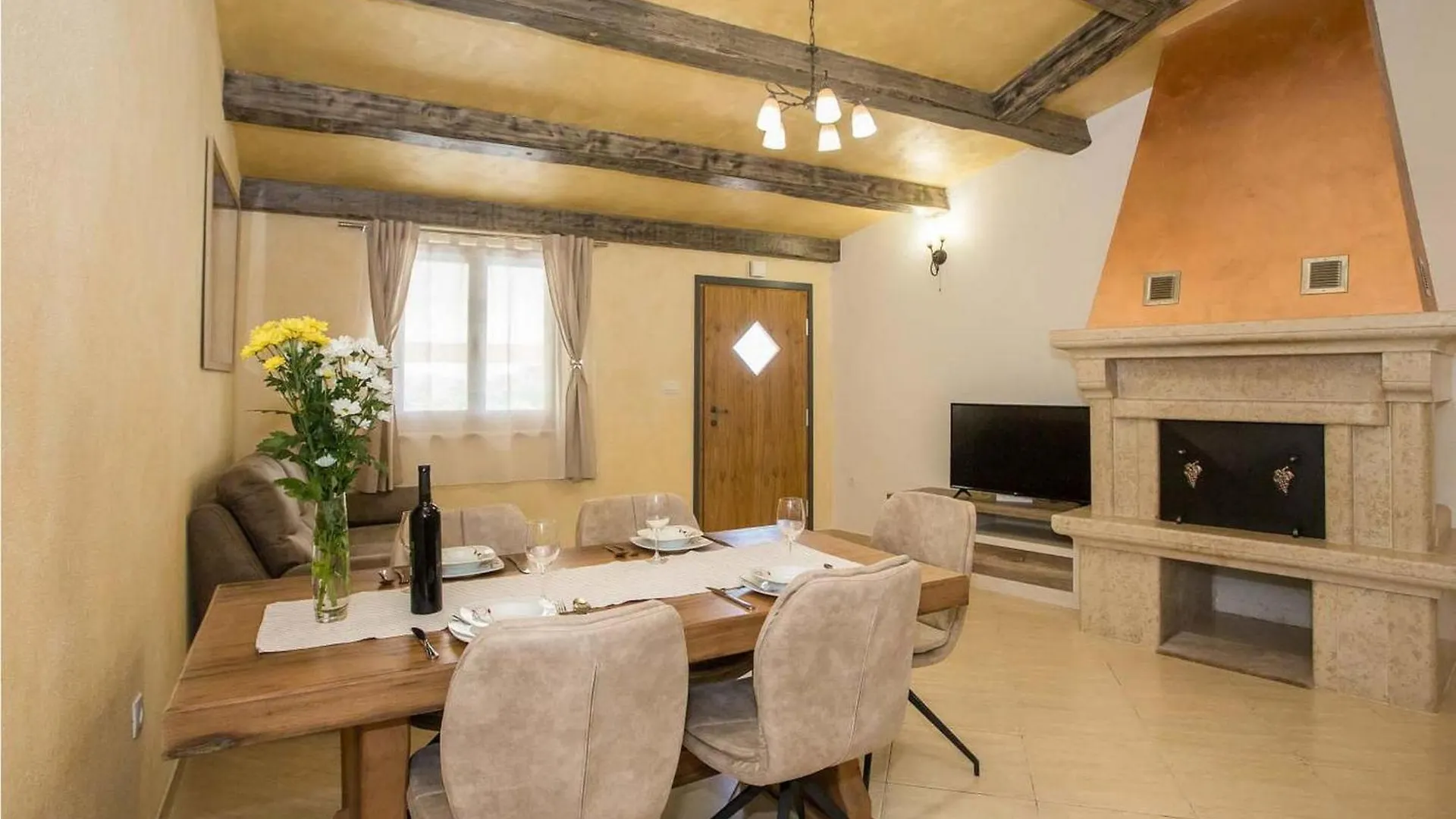 Holiday home Casa Ivana Karojba